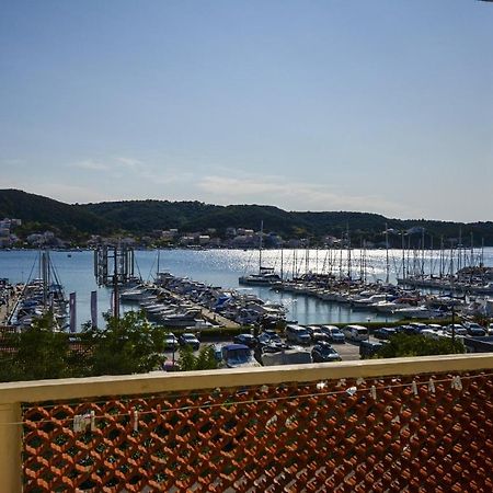 Apartmani Jasmina Supetarska Draga Exterior photo